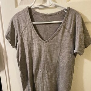 Lululemon tshirt
